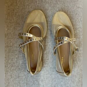 NWOT Soda Women's Gold Mesh Strap Ballet Flats Size 8
